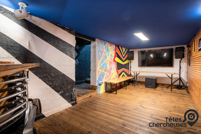 Maison - 213 m² - 7 pièces