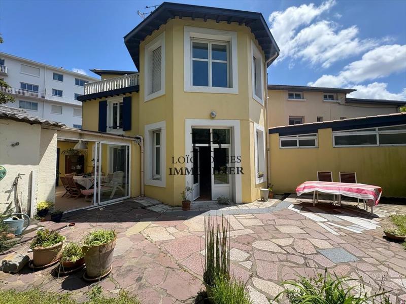 Maison - 173 m² - 8 pièces