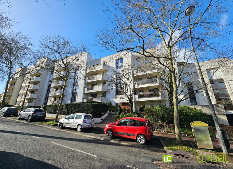 Appartement - 100 m² - 5 pièces