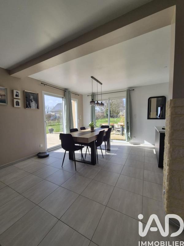 Maison - 99 m² - 5 pièces