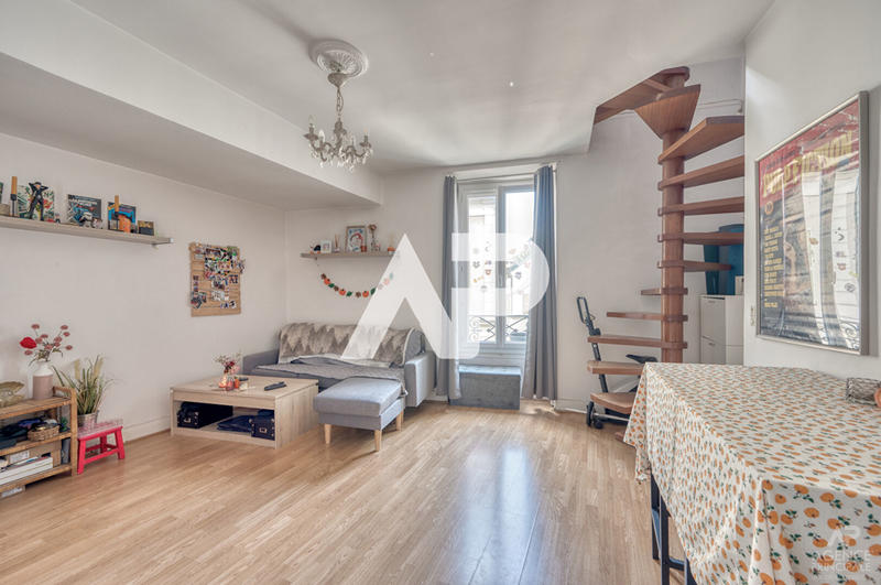 Maison - 184 m² - 10 pièces