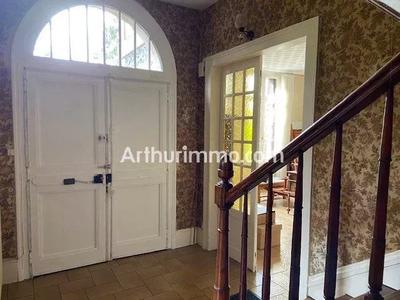 Maison - 186 m² - 9 pièces