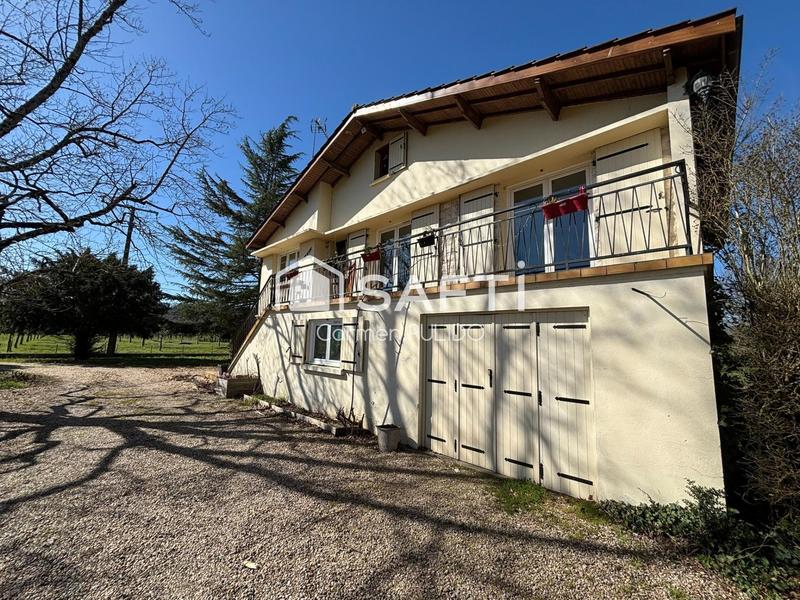 Maison - 210 m² - 9 pièces