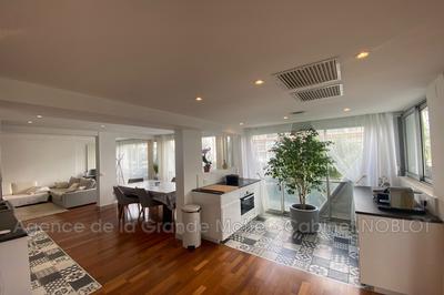 Appartement - 91 m² - 3 pièces