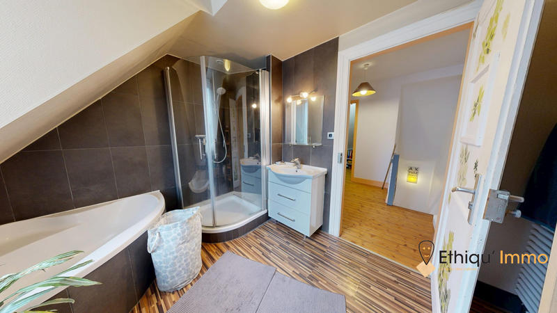 Maison - 89 m² - 5 pièces