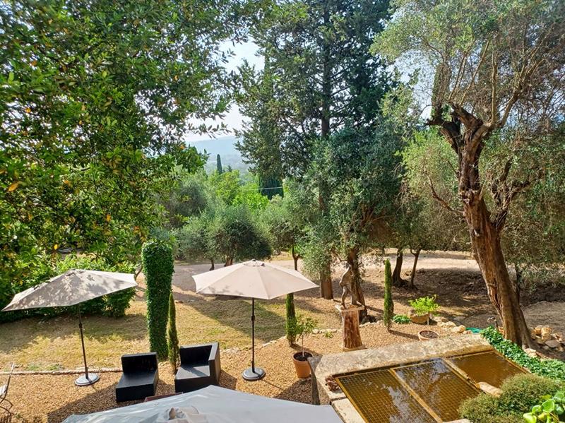 Maison - 300 m² - 12 pièces