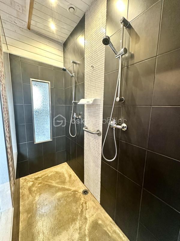 Maison - 340 m² - 8 pièces