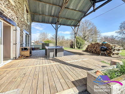 Maison - 210 m² - 7 pièces