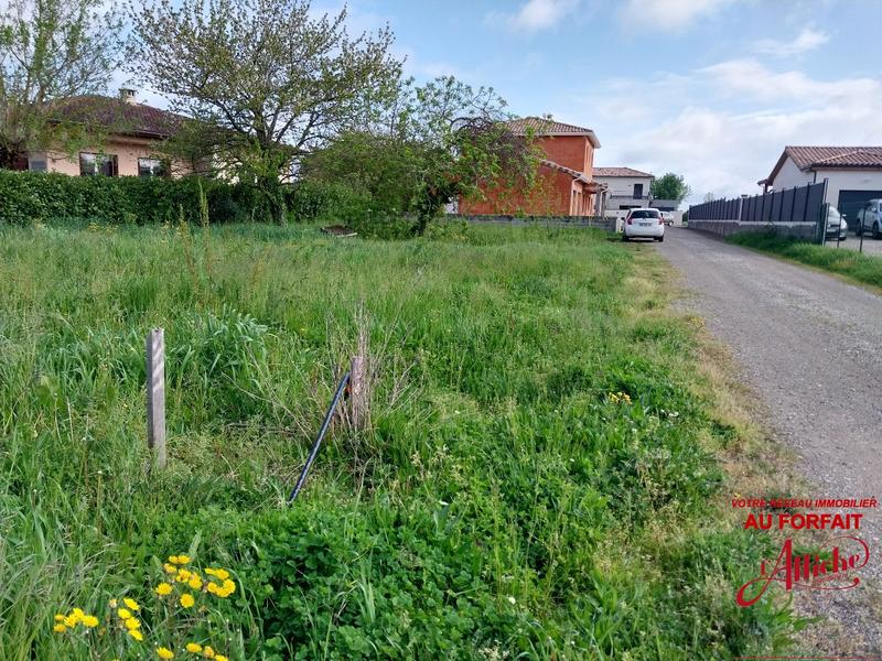 Terrain constructible - 838 m²