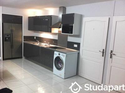 Chambre - 9 m² - 1 pièce