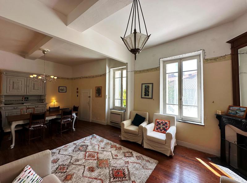 Maison - 281 m² - 7 pièces