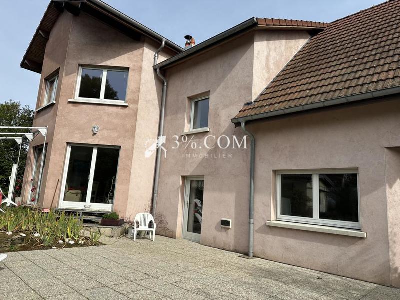 Maison - 211 m² - 6 pièces