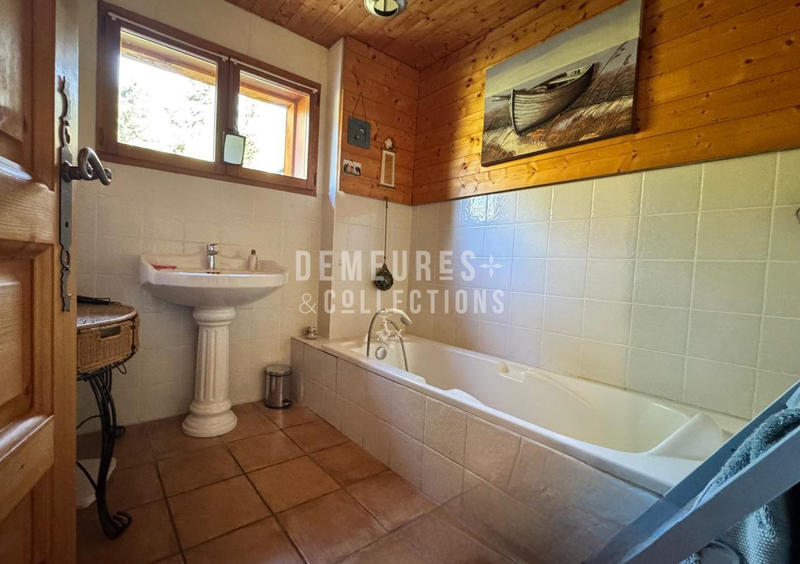 Maison - 171 m² - 8 pièces