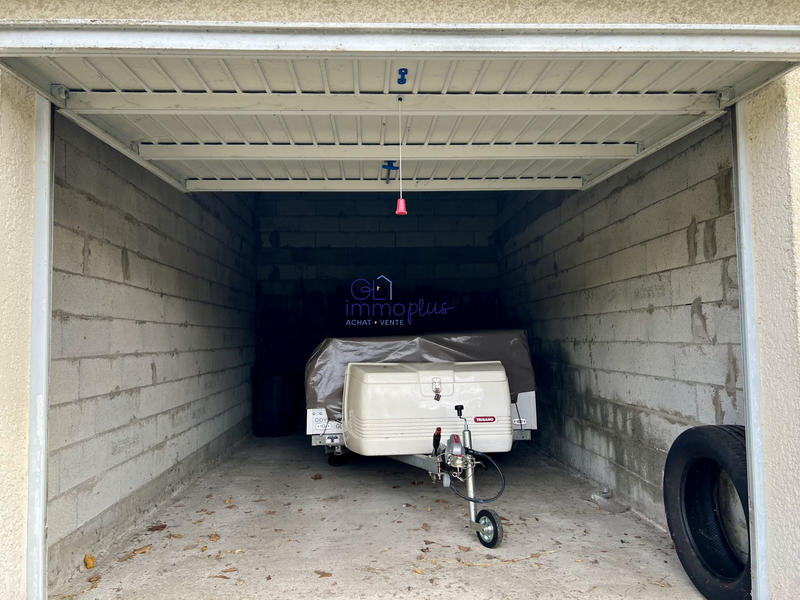 Parking / Garage - 18 m²