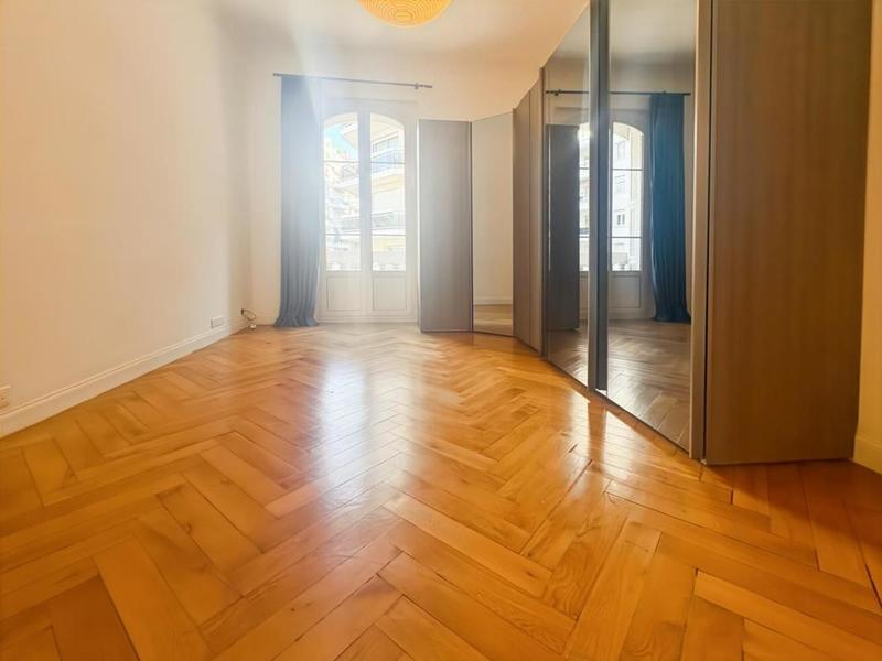 Appartement - 94 m² - 2 pièces