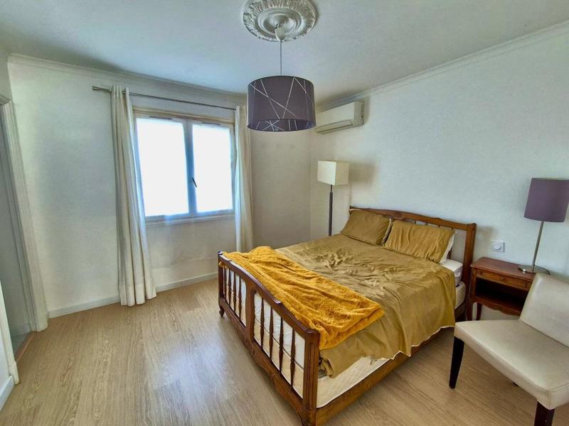 Maison - 213 m² - 5 pièces