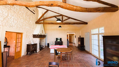 Maison - 239 m² - 7 pièces