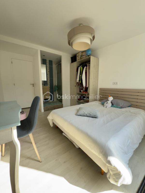 Propriété - 166 m² - 9 pièces