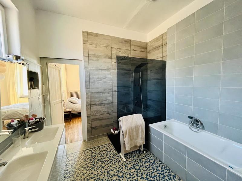 Maison de maîtres - 430 m² - 10 pièces