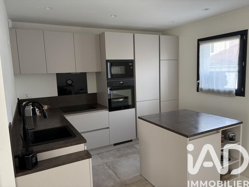 Maison - 92 m² - 4 pièces