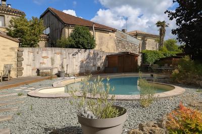 Maison - 261 m² - 11 pièces