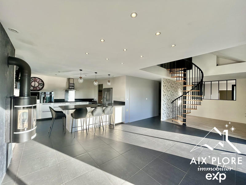 Maison - 120 m² - 5 pièces