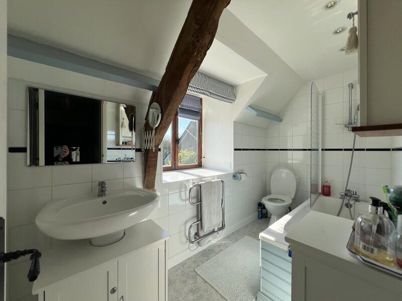 Maison - 103 m² - 8 pièces