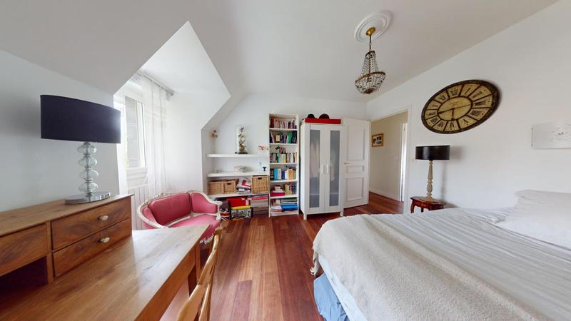 Maison - 205 m² - 7 pièces