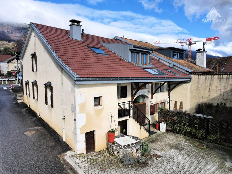 Maison - 198 m² - 5 pièces