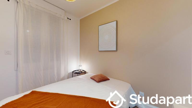 Chambre - 11 m² - 1 pièce