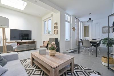 Maison - 156 m² - 8 pièces