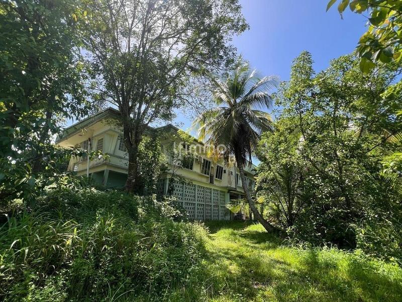 Villa - 395 m² - 16 pièces