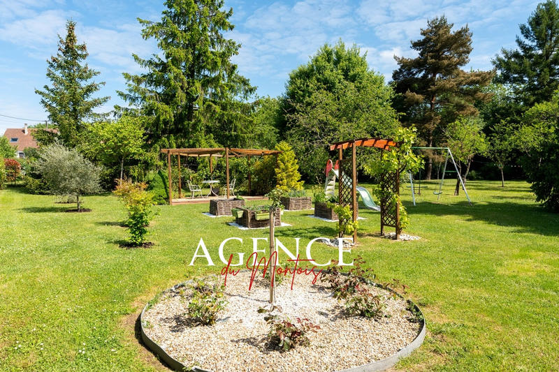 Maison - 203 m² - 7 pièces