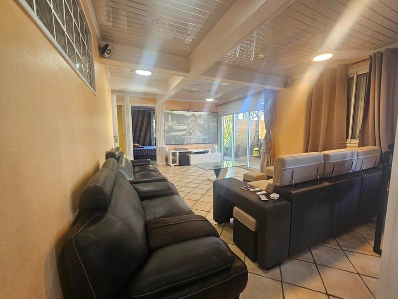 Maison - 301 m² - 9 pièces