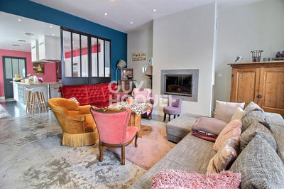 Maison - 187 m² - 7 pièces