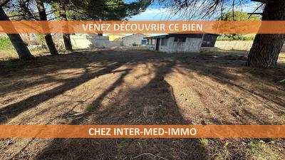 Terrain constructible - 697 m²