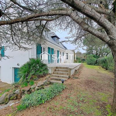 Villa - 172 m² - 8 pièces