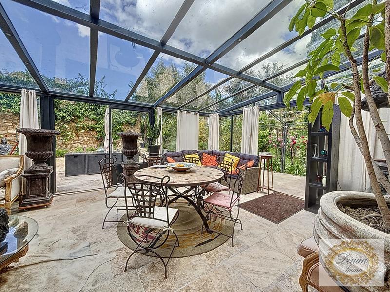 Maison - 268 m² - 6 pièces