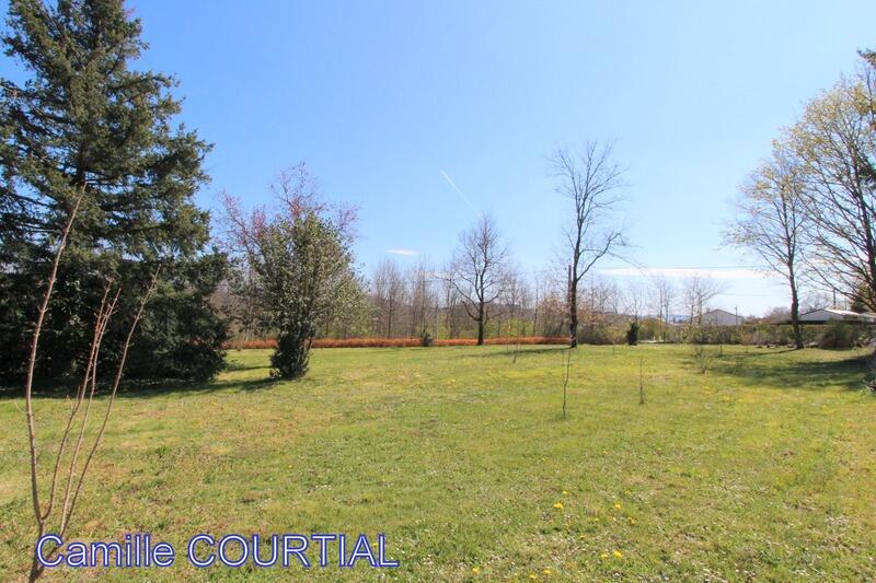 Terrain constructible - 1 180 m²