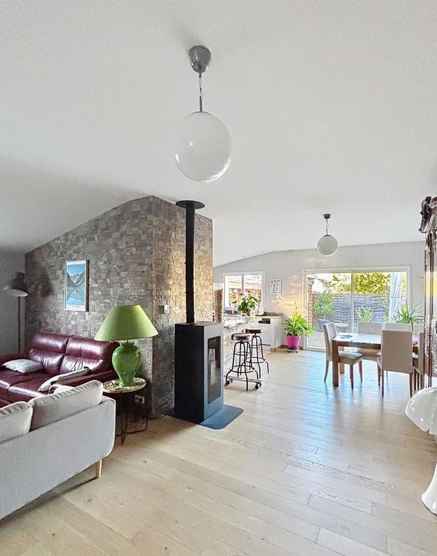 Maison - 190 m² - 7 pièces