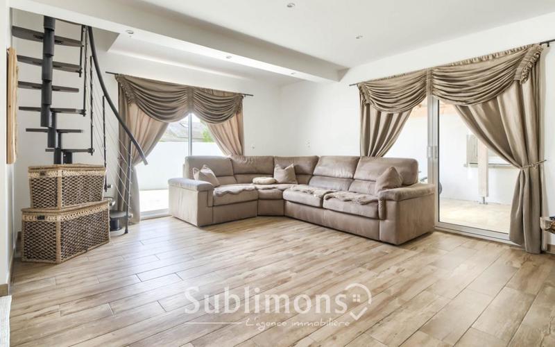 Maison - 90 m² - 4 pièces