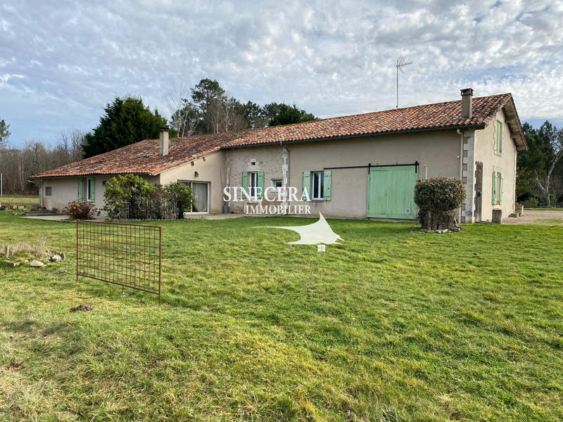 Maison - 227 m² - 9 pièces