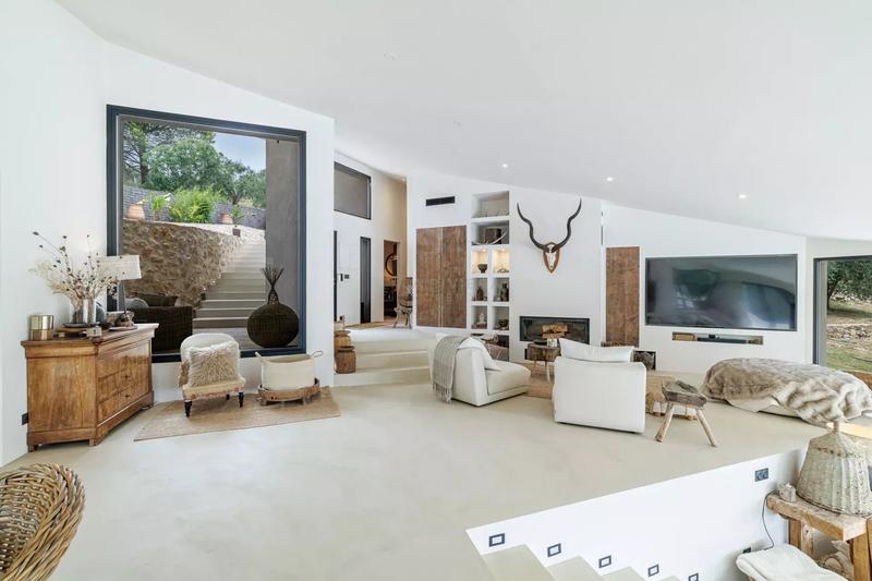 Appartement - 257 m² - 8 pièces