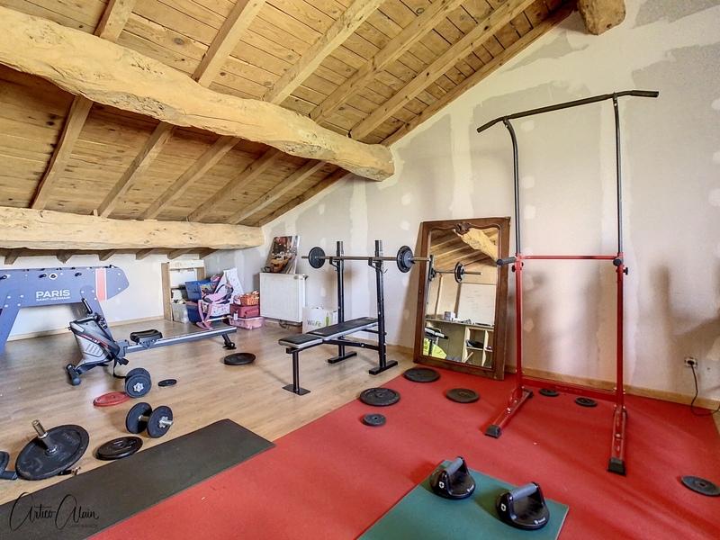 Maison - 463 m² - 9 pièces