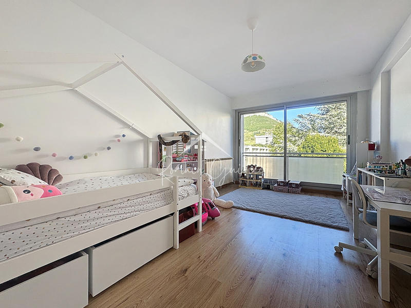 Appartement - 110 m² - 5 pièces