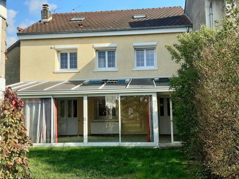 Maison - 184 m² - 8 pièces