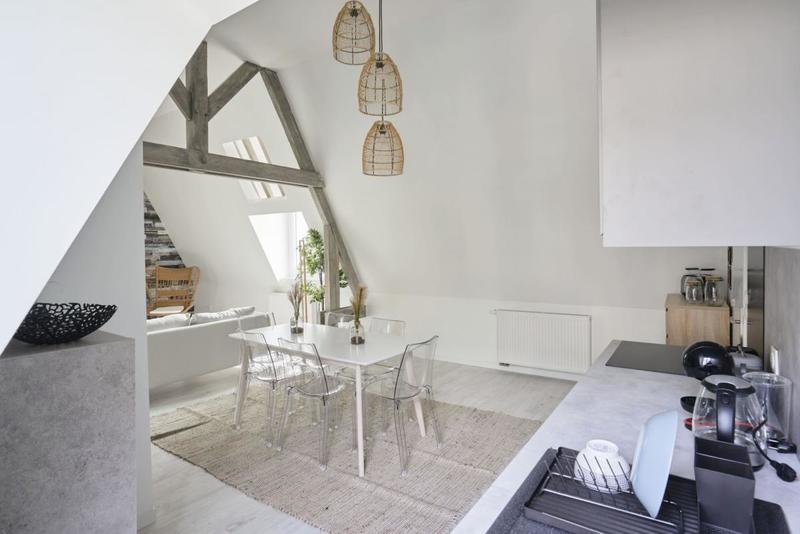 Appartement - 125 m² - 7 pièces