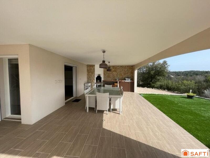 Villa - 205 m² - 5 pièces