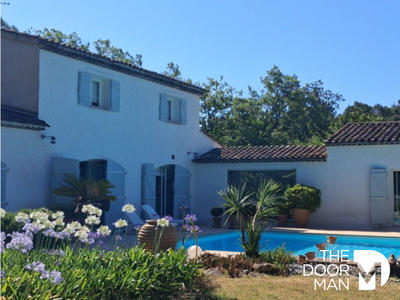 Villa - 204 m² - 3 pièces