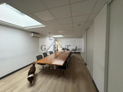 Bureau - 300 m²